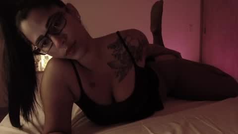 Vicky  online show from May 2026 02:41:01 AM