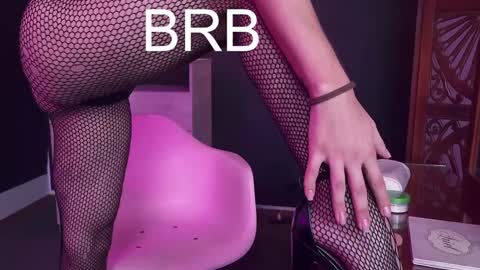 Snapshot of vicky_hot_x chatting on December 2024 01:24:01 AM online show from December 2024 01:24:01 AM