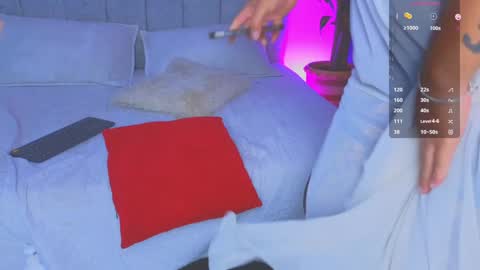 Snapshot of vicky_hot_x chatting on January 2025 04:52:01 AM online show from January 2025 04:52:01 AM