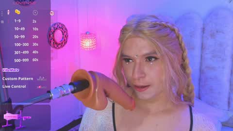 Snapshot of vicky_hot_x chatting on February 2025 04:37:01 AM online show from February 2025 04:37:01 AM