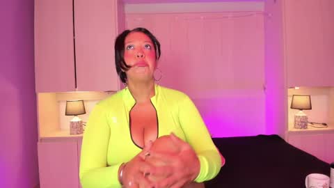 Snapshot of vicky_ruiz chatting on January 2025 08:18:02 PM V I C K Y online show from January 2025 08:18:02 PM