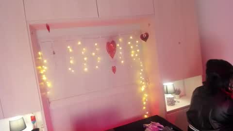 V I C K Y online show from February 2026 12:05:02 PM