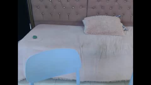 Snapshot of vicky_wel chatting on June 2026 08:07:02 PM Victoria y Danniela online show from June 2026 08:07:02 PM