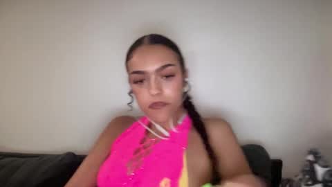 Snapshot of vickyyyx chatting on January 2025 06:11:02 AM Goddess Victory online show from January 2025 06:11:02 AM