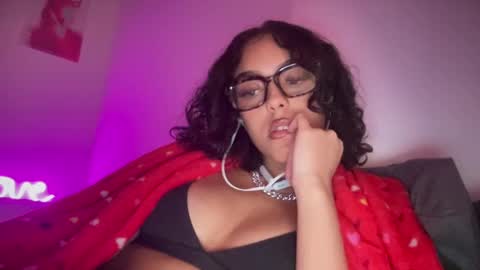 Snapshot of vickyyyx chatting on February 2025 01:13:02 AM Goddess Victory online show from February 2025 01:13:02 AM