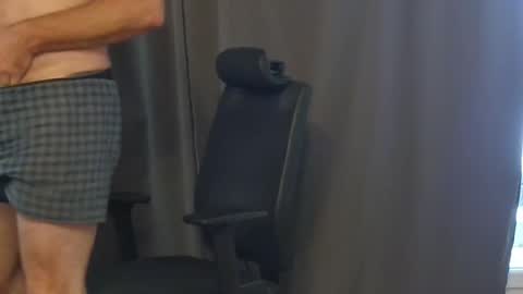 Snapshot of vicretro74 chatting on November 2025 01:37:01 PM Vic online show from November 2025 01:37:01 PM