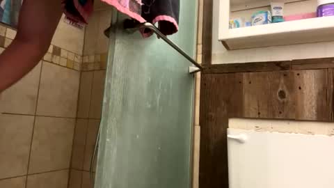 Snapshot of vicrobertson595 chatting on April 2026 10:32:02 AM vicrobertson595 online show from April 2026 10:32:02 AM