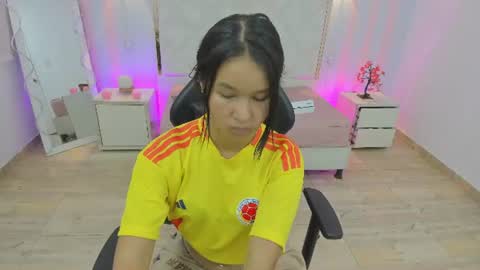 victoria1_tay online show from June 2026 07:13:02 PM