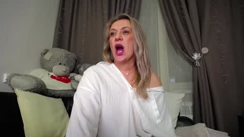 Snapshot of victoria50 chatting on December 2024 09:22:01 PM victoria50 online show from December 2024 09:22:01 PM