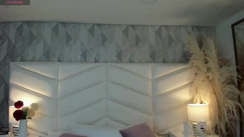 victoria___jonnes online show from September 2025 12:29:01 PM