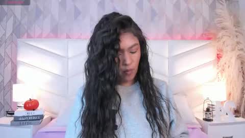 victoria___jonnes online show from October 2025 12:24:01 PM