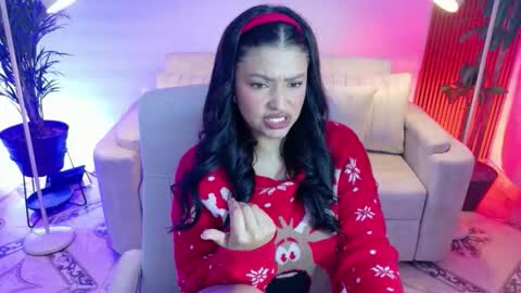 Snapshot of victoria___moon chatting on December 2025 01:29:02 PM victoria online show from December 2025 01:29:02 PM