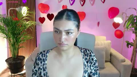 Snapshot of victoria___moon chatting on February 2026 01:40:01 PM victoria online show from February 2026 01:40:01 PM