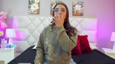 victoria__lee_ online show from May 2026 03:35:02 AM
