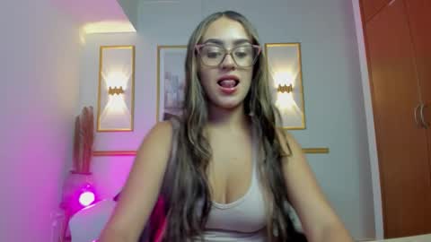 V I C T O R I A  online show from March 2026 02:16:02 AM
