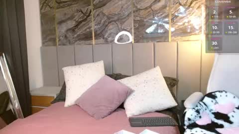 Snapshot of victoria_collinns chatting on March 2025 08:05:02 PM Victoria Collins online show from March 2025 08:05:02 PM