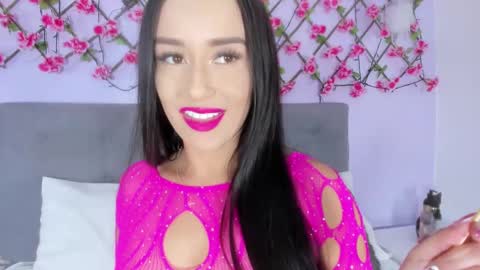 valentina online show from February 2025 01:40:01 PM