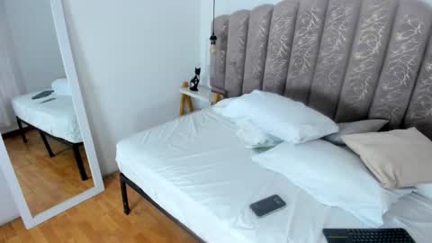 valentina online show from September 2025 11:45:02 AM