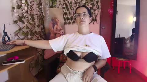 Snapshot of victoria_exxotic chatting on February 2026 09:53:01 PM victoria online show from February 2026 09:53:01 PM