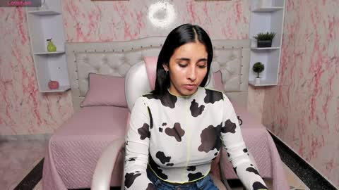 Victoria Houston  online show from January 2025 07:18:02 PM