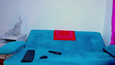 Victoria  online show from October 2025 05:48:02 PM