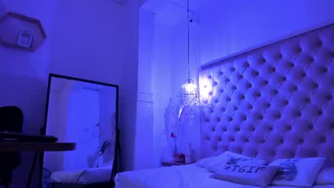 victoria_kitt online show from June 2026 07:03:02 PM