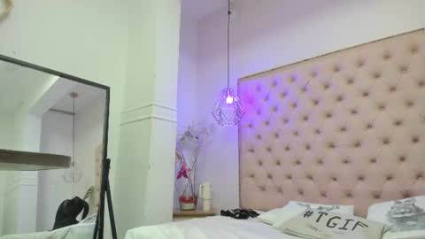 victoria_kitt online show from June 2026 07:14:01 PM