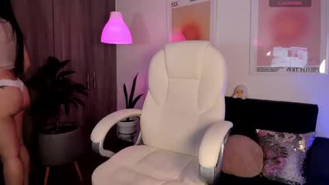 Victoria  online show from February 2025 11:22:01 PM