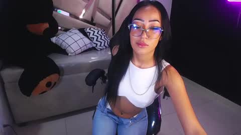 Snapshot of victoria_ricci_a chatting on February 2025 05:04:01 PM Victoria online show from February 2025 05:04:01 PM