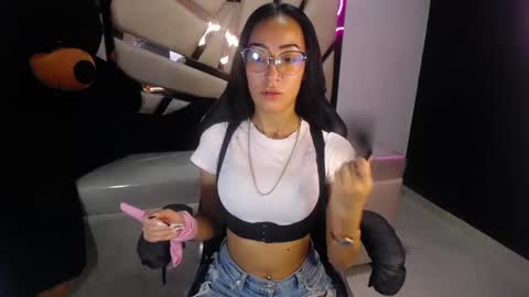 Snapshot of victoria_ricci_a chatting on February 2025 04:43:02 PM Victoria online show from February 2025 04:43:02 PM