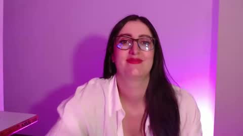 Victoria online show from February 2025 07:49:01 PM