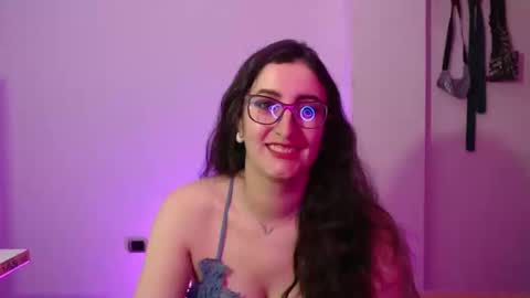 Victoria online show from September 2025 09:27:01 PM