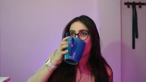 Victoria online show from October 2025 08:17:01 PM