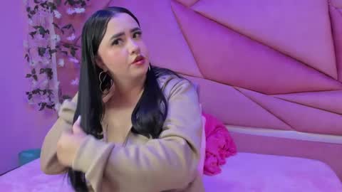 Snapshot of victoria_rossy_ chatting on October 2025 07:43:01 PM Victoria online show from October 2025 07:43:01 PM