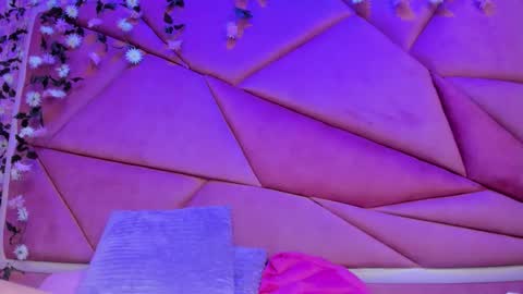 Victoria online show from December 2025 08:26:01 PM