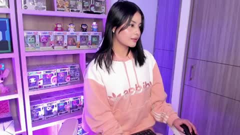 Victoria online show from April 2026 05:23:01 AM
