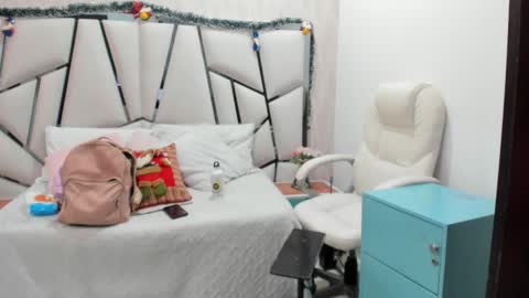 Snapshot of victoriaa_millers chatting on December 2025 07:10:01 PM Victoria Sofia online show from December 2025 07:10:01 PM