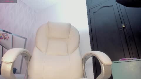 Victoria Sofia online show from June 2026 07:05:01 PM