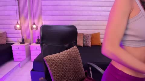 victoriaablair online show from May 2026 08:17:01 PM