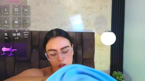 Victoria Andrade online show from February 2026 01:32:02 PM