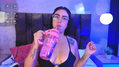 Victoria Andrade online show from April 2026 12:21:02 PM