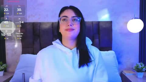 Victoria Andrade online show from May 2026 12:01:01 PM