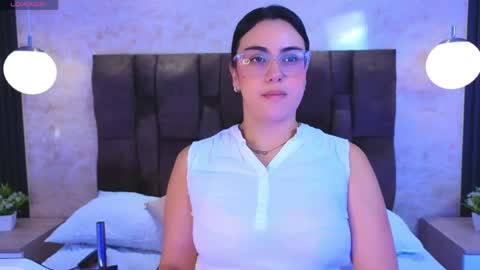Victoria Andrade online show from May 2026 12:24:02 PM