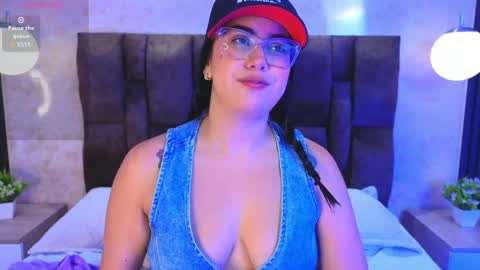 Victoria Andrade online show from May 2026 12:46:01 PM