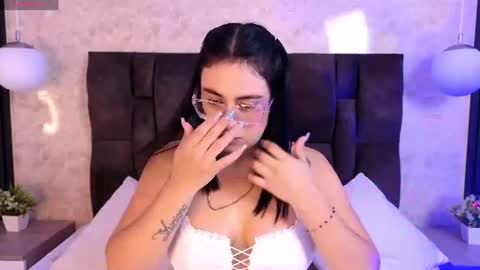 Victoria Andrade online show from July 2026 11:36:02 AM
