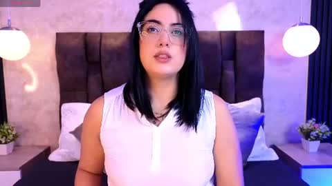 Victoria Andrade online show from July 2026 12:23:01 PM