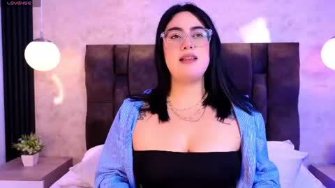 Victoria Andrade online show from July 2026 12:25:02 PM