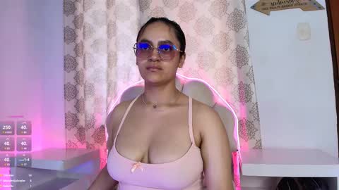 Snapshot of victoriablack_ chatting on March 2025 07:10:02 PM Victoria online show from March 2025 07:10:02 PM