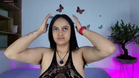 Snapshot of victoriablack_ chatting on November 2025 11:01:02 AM Victoria online show from November 2025 11:01:02 AM