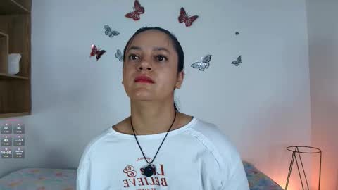 Snapshot of victoriablack_ chatting on November 2025 11:32:02 AM Victoria online show from November 2025 11:32:02 AM